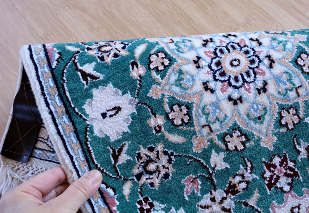 ペルシャ絨毯ナイン産　56×40cm　ミニサイズ