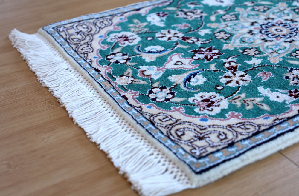 ペルシャ絨毯ナイン産　56×40cm　ミニサイズ