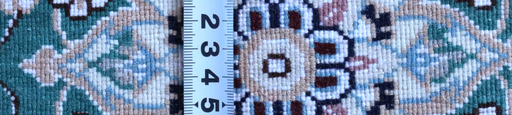 ペルシャ絨毯ナイン産　56×40cm　ミニサイズ