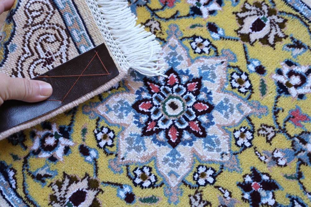 ペルシャ絨毯ナイン産　57×38cm　ミニサイズ