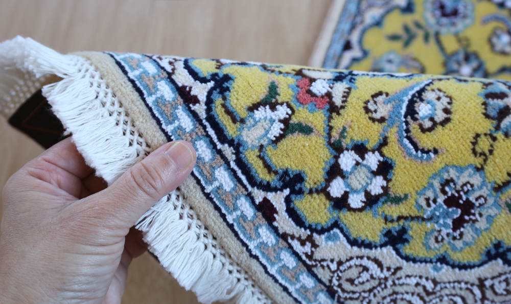 ペルシャ絨毯ナイン産　57×38cm　ミニサイズ