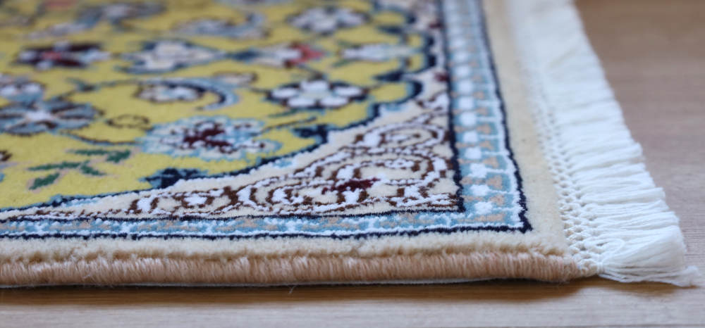 ペルシャ絨毯ナイン産　57×38cm　ミニサイズ