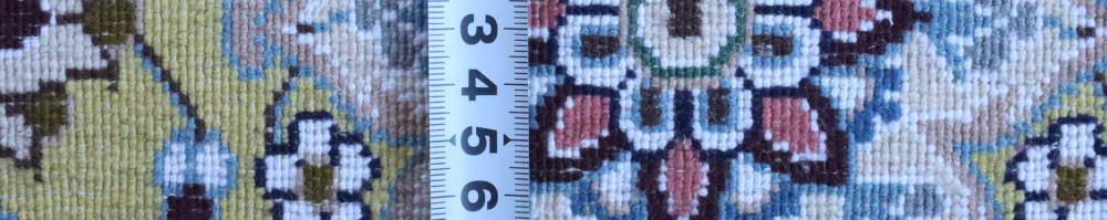 ペルシャ絨毯ナイン産　57×38cm　ミニサイズ