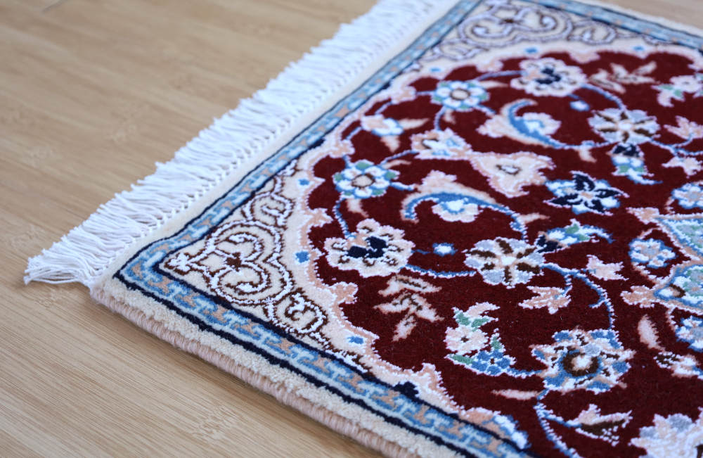 ペルシャ絨毯ナイン産　59×39cm　ミニサイズ