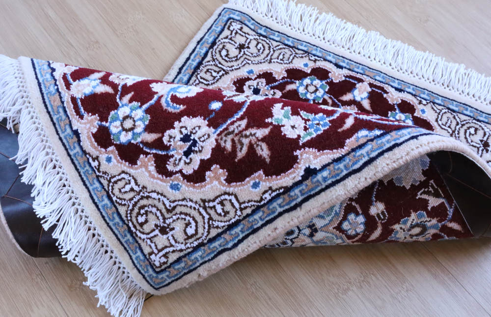 ペルシャ絨毯ナイン産　59×39cm　ミニサイズ