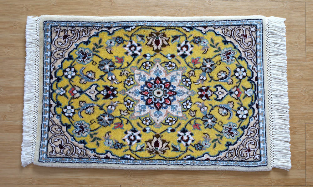 ペルシャ絨毯ナイン産　56×38cm　ミニサイズ