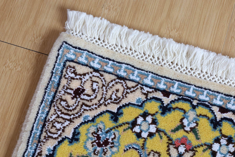 ペルシャ絨毯ナイン産　56×38cm　ミニサイズ