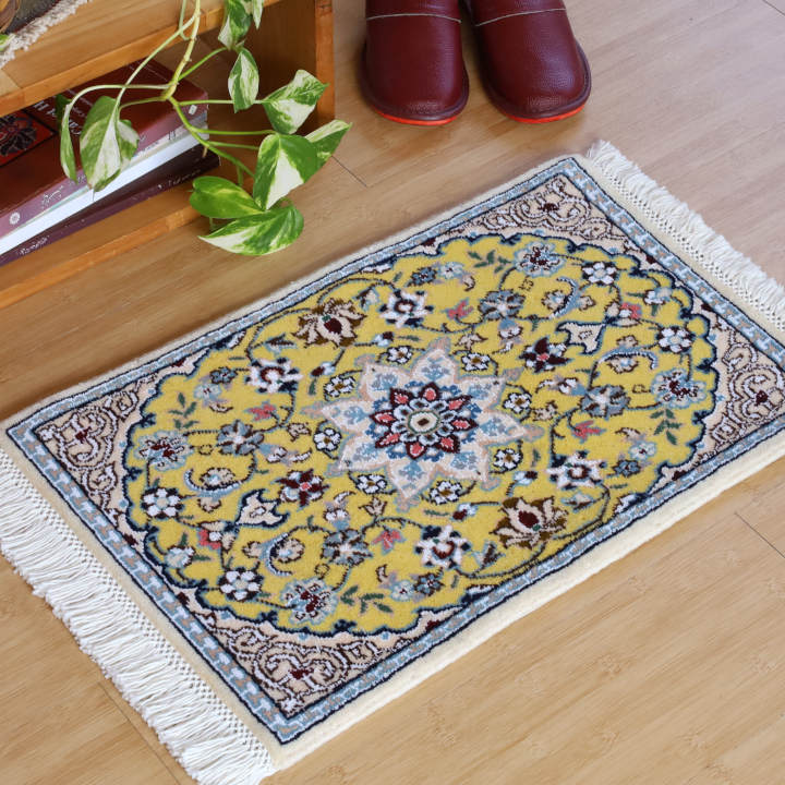 ペルシャ絨毯　ナイン産　56×38cm