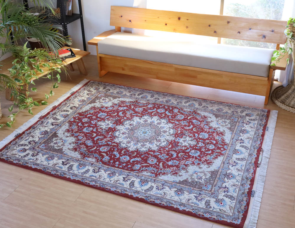 ペルシャ絨毯 イラン、タブリーズ産 203×157cm