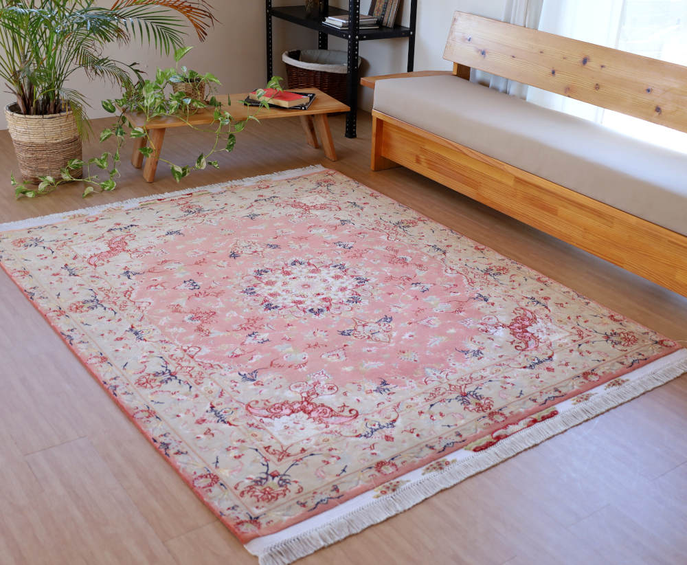 ペルシャ絨毯 イラン、タブリーズ産 204×158cm