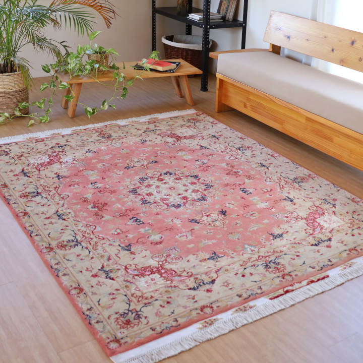 ペルシャ絨毯　ナイン産　204×158cm