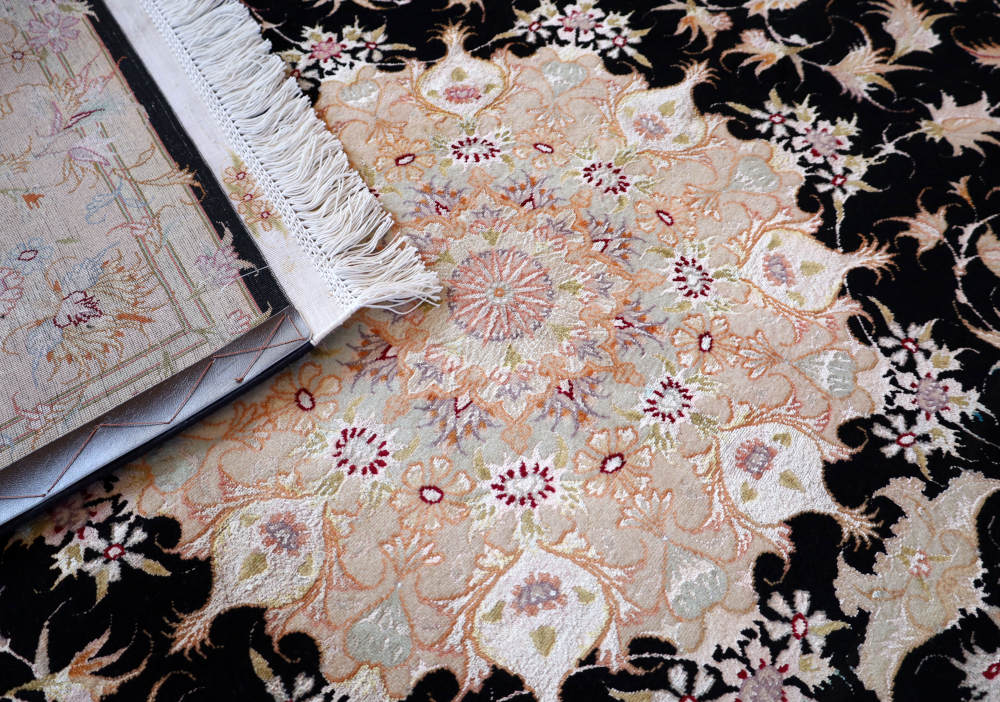 ペルシャ絨毯 イラン、タブリーズ産 205×153cm