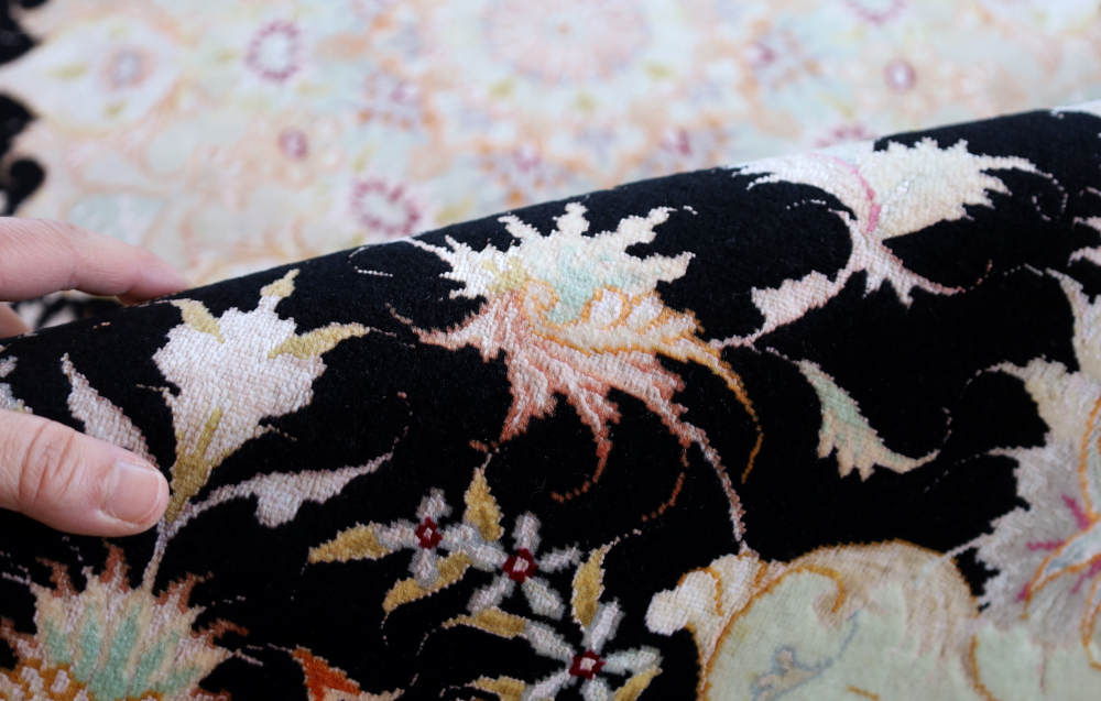 ペルシャ絨毯 イラン、タブリーズ産 205×153cm