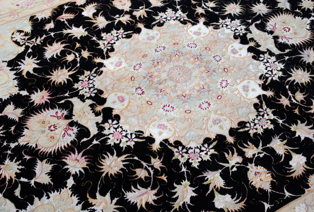 ペルシャ絨毯 イラン、タブリーズ産 205×153cm