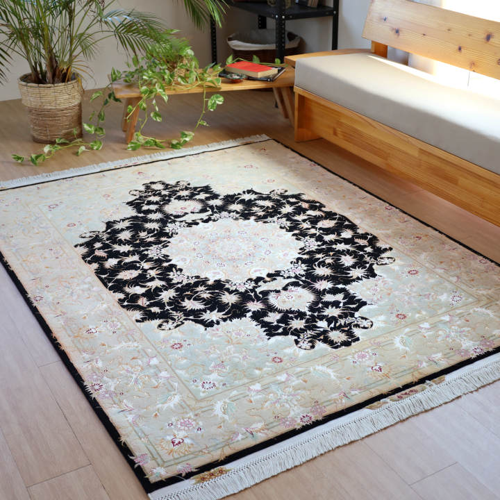 ペルシャ絨毯　タブリーズ産　205×153cm