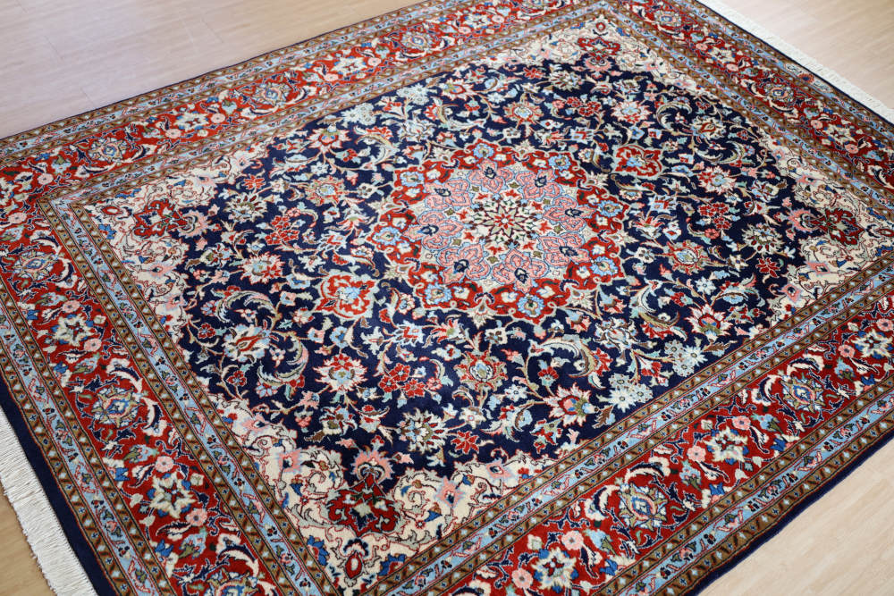 ペルシャ絨毯 イラン、サルーグ（サルーク）産 257×201cm 模様を上から見たところ
