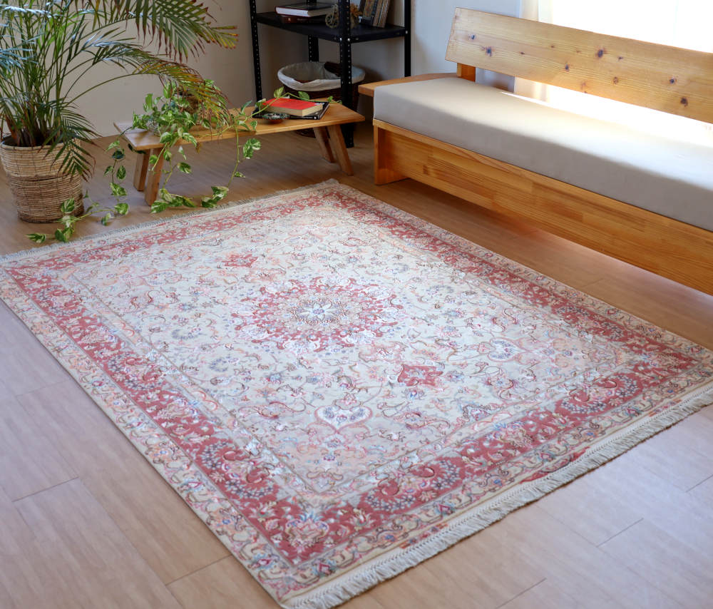 ペルシャ絨毯 イラン、タブリーズ産 206×153cm