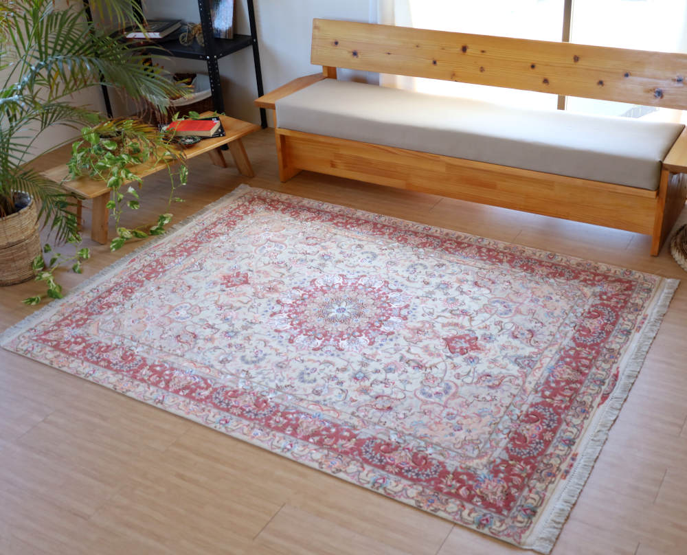 ペルシャ絨毯 イラン、タブリーズ産 206×153cm