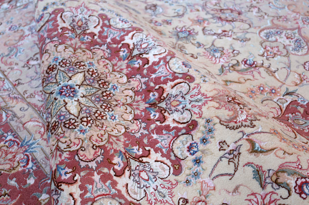 ペルシャ絨毯 イラン、タブリーズ産 206×153cm