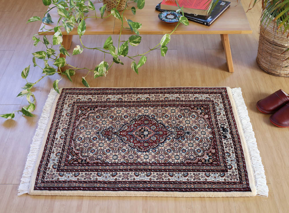 ペルシャ絨毯玄関マット イラン、ムード産 85×63cm ウール＆シルク　アイボリー