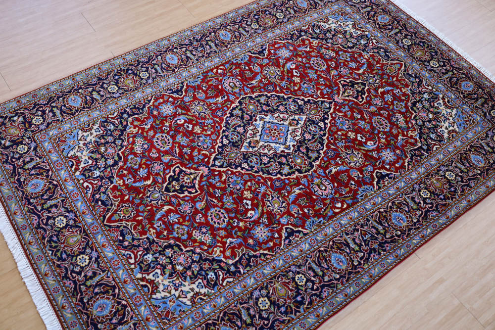 ペルシャ絨毯 イラン、カシャーン産 210×145cm 上部左側の模様