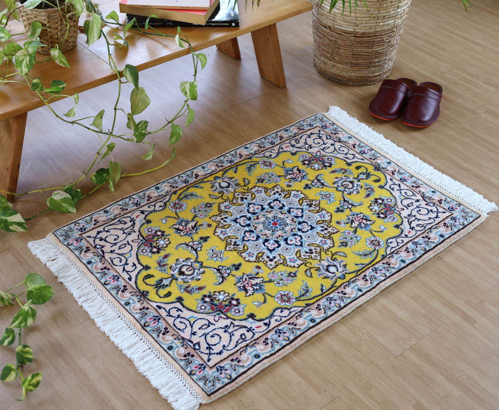 ペルシャ絨毯玄関マット イラン、ナイン産 86×61cm ウール＆シルク　黄色