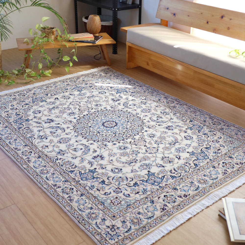 ペルシャ絨毯 ナイン産　205×155cm