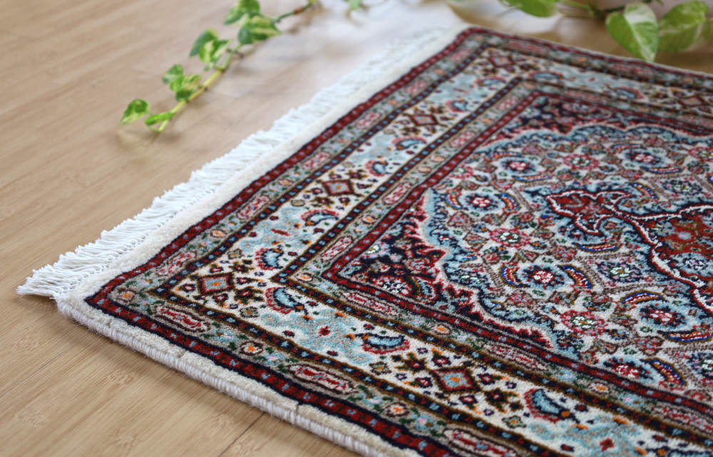 ペルシャ絨毯玄関マット イラン、ムード産 92×60cm 角の模様の様子