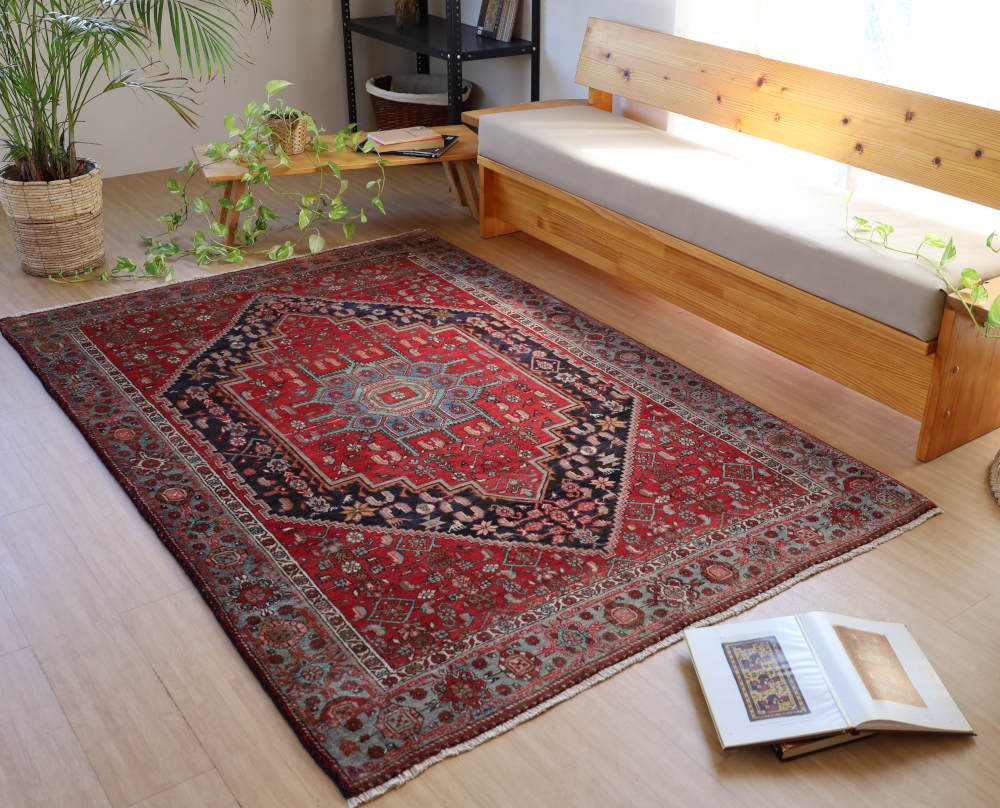 ペルシャ絨毯 イラン、ゴルトゥーグ産 212×142cm オールド／ヴィンテージの使用例