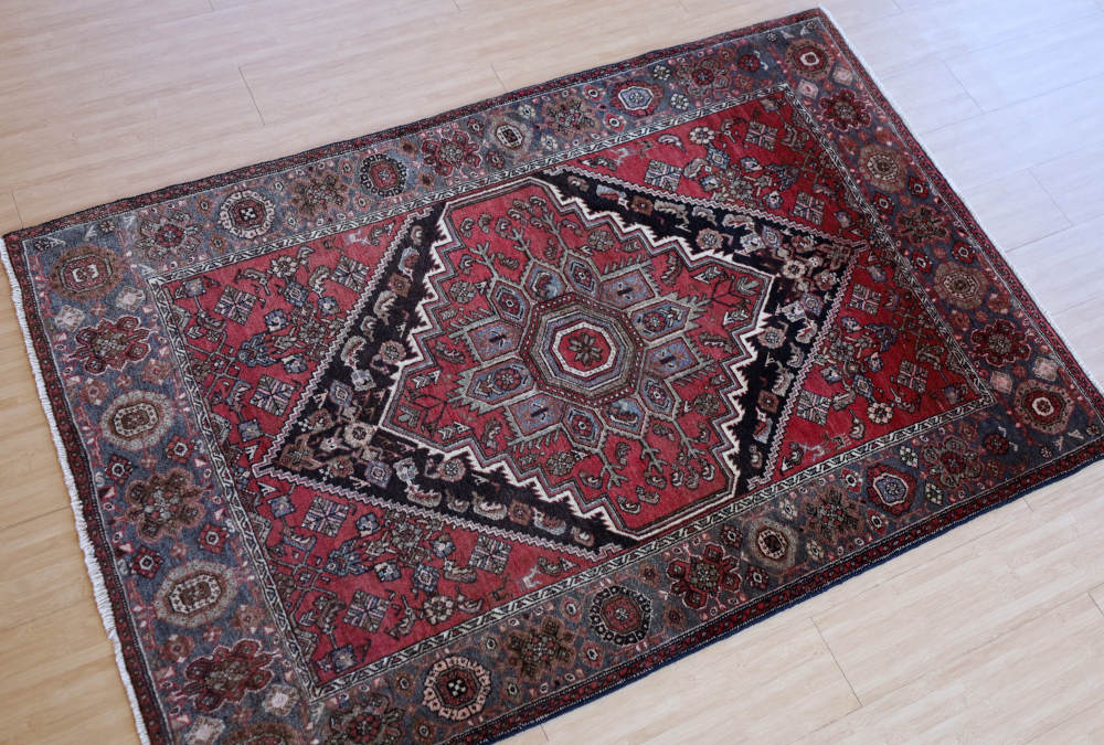 ペルシャ絨毯 イラン、ゴルトゥーグ産 169×111cm 模様の全体像