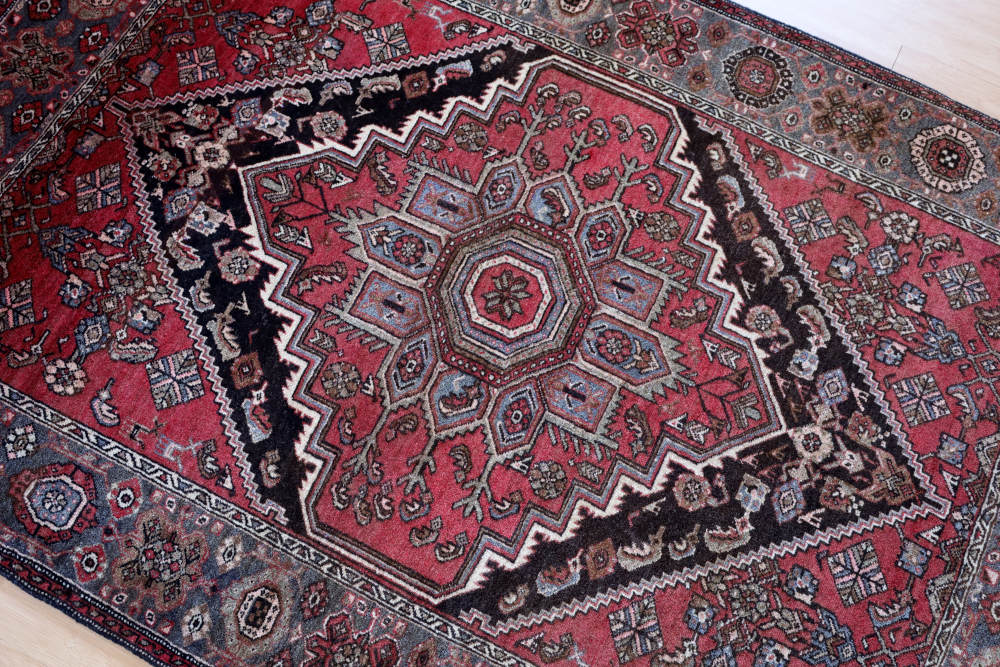 ペルシャ絨毯 イラン、ゴルトゥーグ産 169×111cm メダリオン