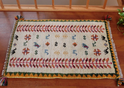 ギャッベ絨毯（ギャベ） 玄関マットサイズ ベージュ cg13016 /家庭織り 