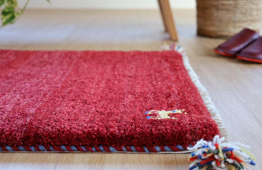 ギャッベ　玄関マットサイズ　95×56cm　赤
