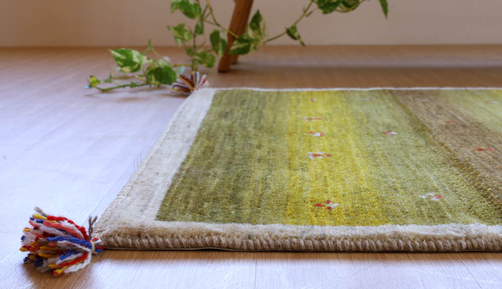 ギャッベ　123×83cm　アイボリー×緑