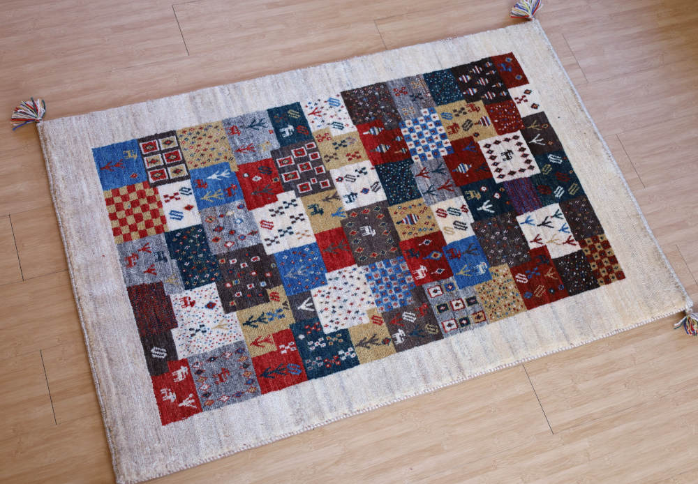 ギャッベ　124×81cm　アイボリー×ミックス