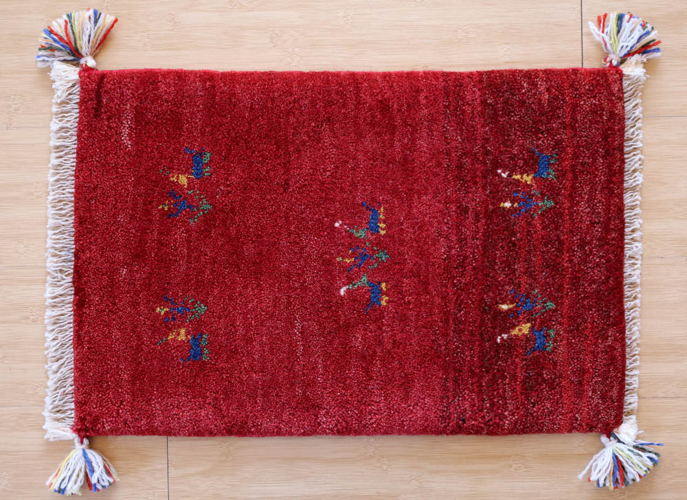 ギャッベミニマット　赤　60×40cm 全体像