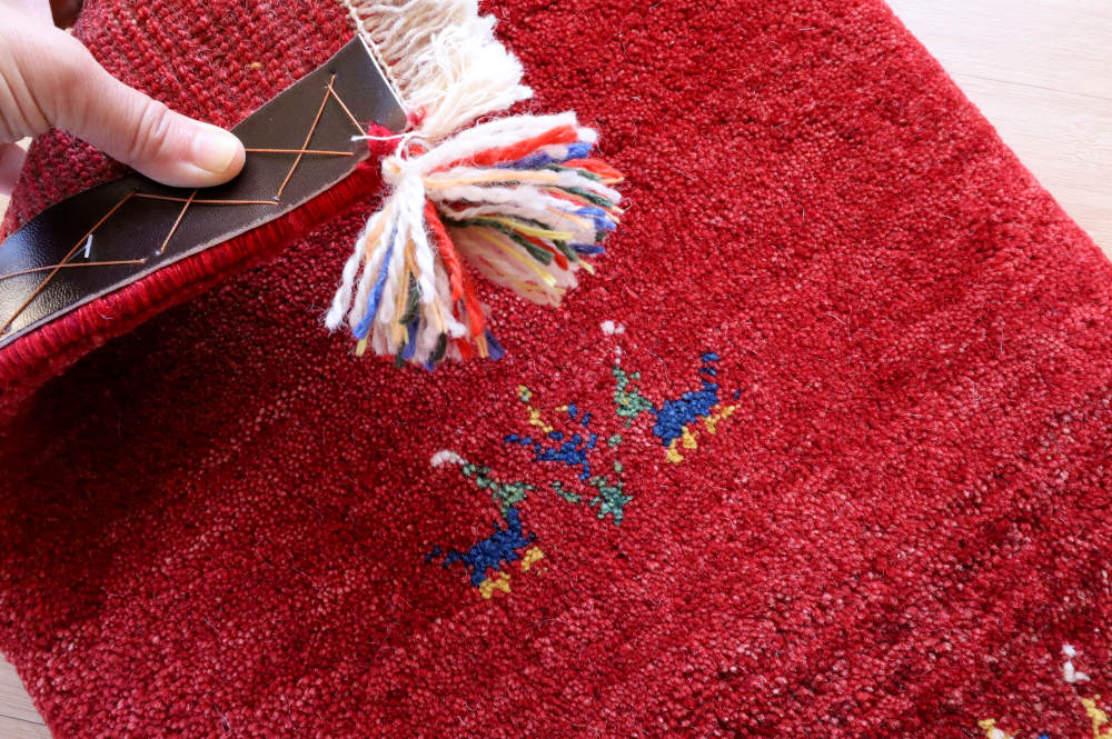 ギャッベミニマット　赤　60×40cm きれいに織り出された柄