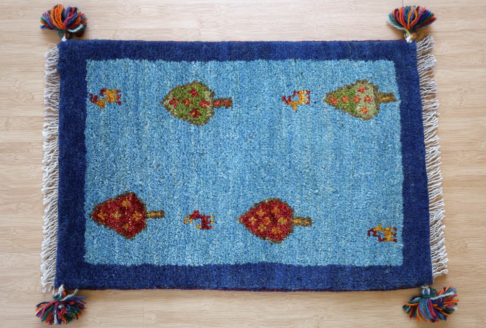ギャッベミニマット　紺×青　61×42cm 全体像