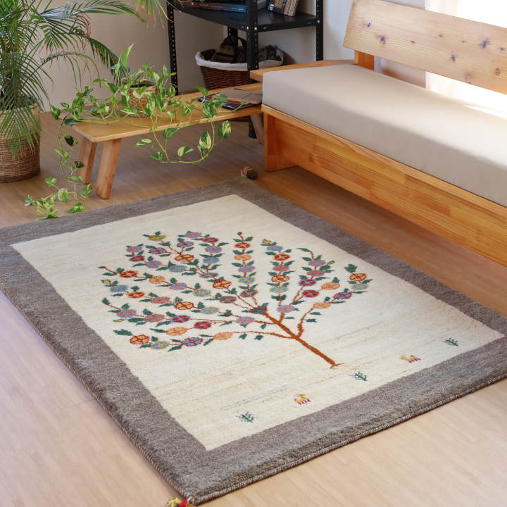 ギャッベ　イラン産、手織り 177×118cm