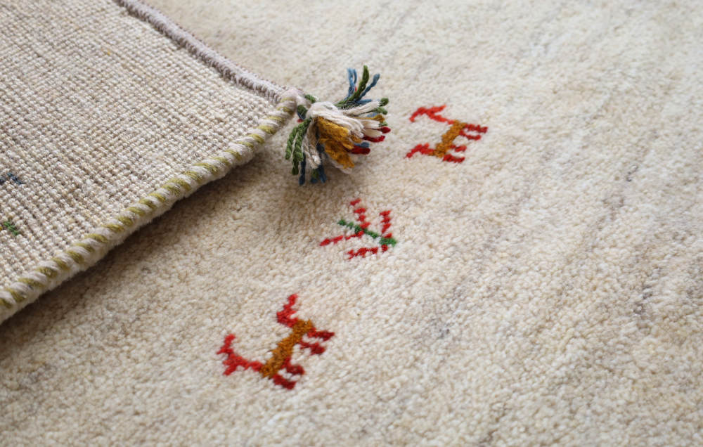 ギャッベ　イラン産　179×120cm　cg21318　近くから見た様子