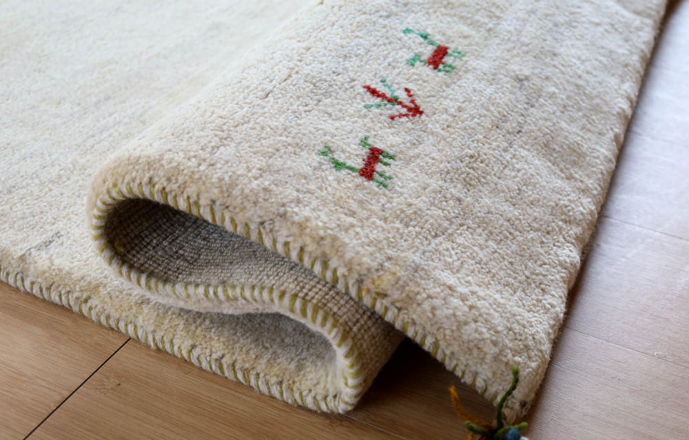 ギャッベ　イラン産　179×120cm　cg21318　端処理や厚み、織り目の様子