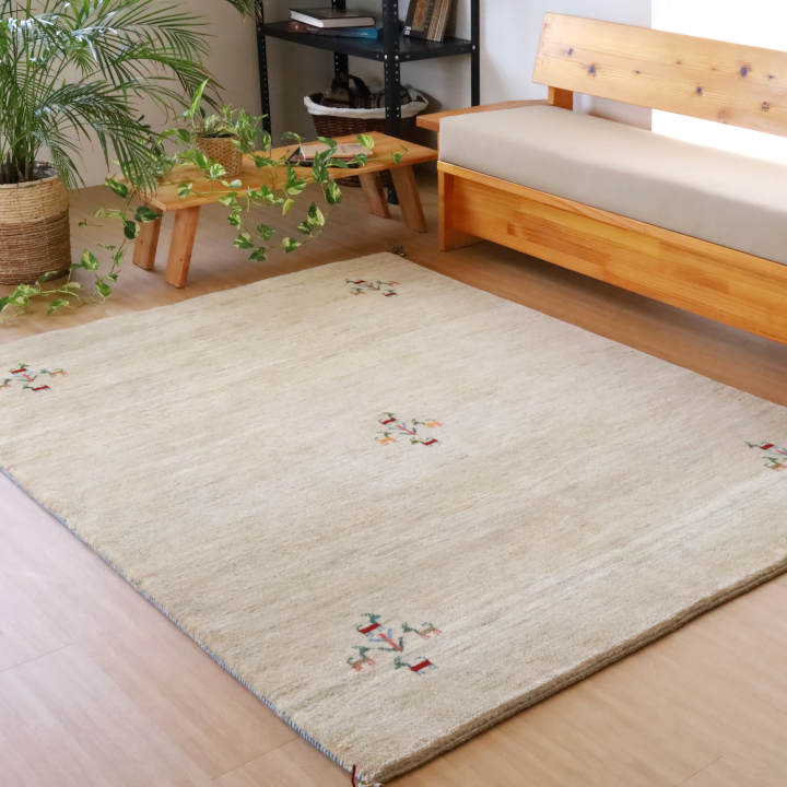 ギャッベ　イラン産、手織り 201×151cm