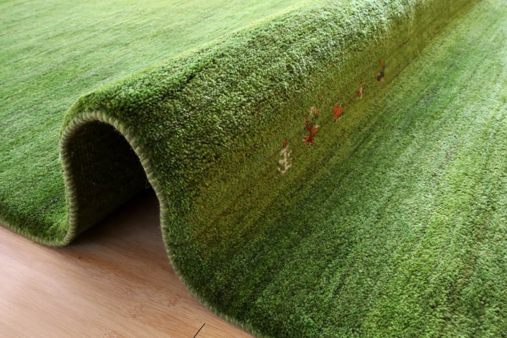 ギャッベ　イラン産　200×149cm　cg21337　端処理や厚み、織り目の様子