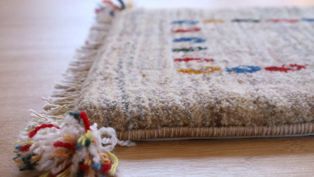 ギャッベミニマット　ナチュラルカラー　64×42cm ふかふかです
