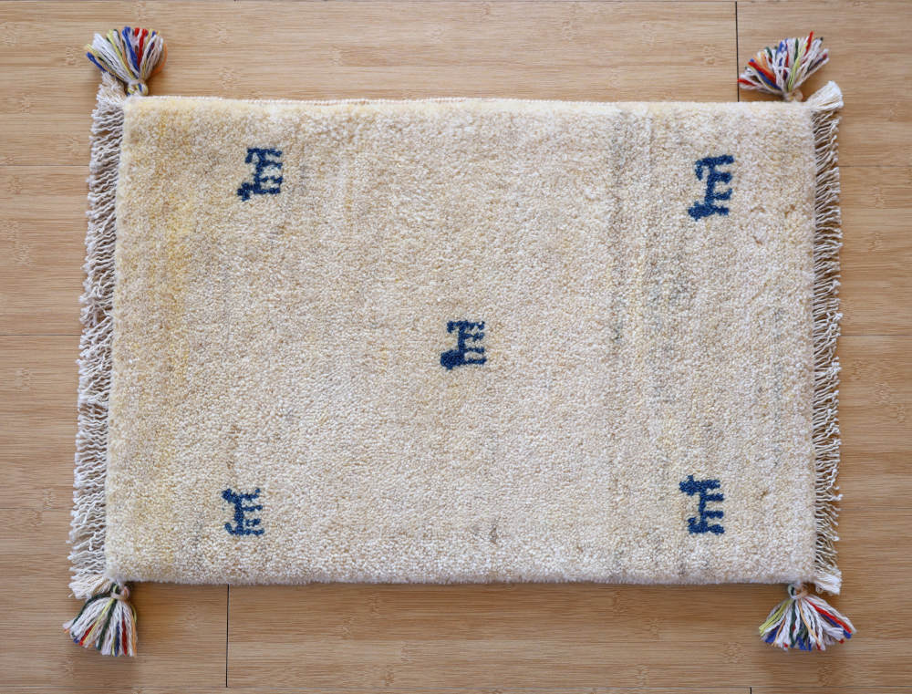 ギャッベミニマット　ナチュラルカラー　62×43cm 全体像