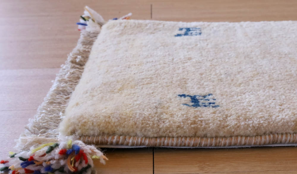 ギャッベミニマット　ナチュラルカラー　62×43cm きれいに織り出された柄