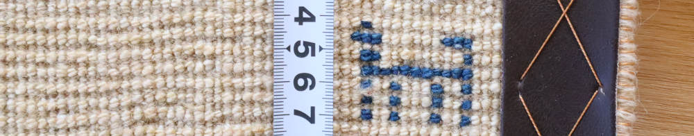 ギャッベミニマット　ナチュラルカラー　62×43cm 裏面の織りの様子