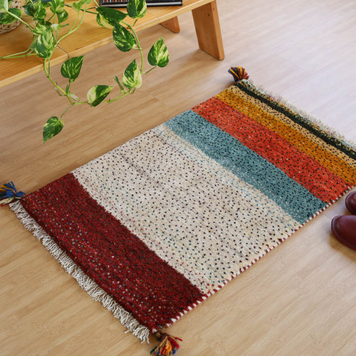 ギャッベ絨毯 イラン・シーラーズ産　79×50cm