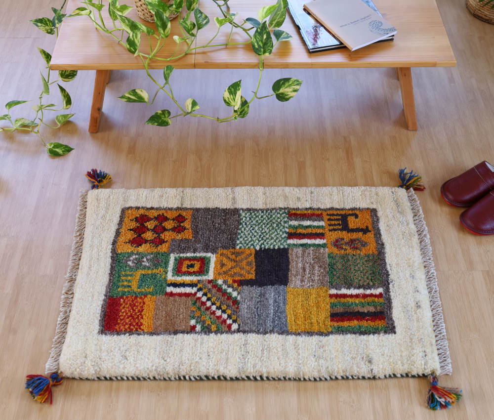 ギャッベ玄関マット（幅80cm） イラン産 手織り 80×52cm cg21499