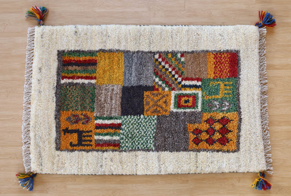 ギャッベ玄関マット　イラン産　80×52cm 全体像
